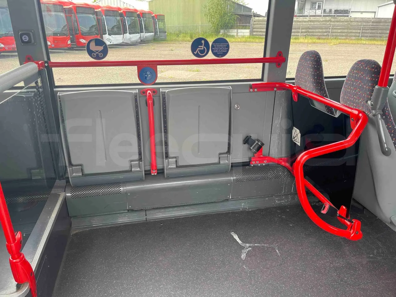 Mercedes-Benz Citaro - disabled area photo