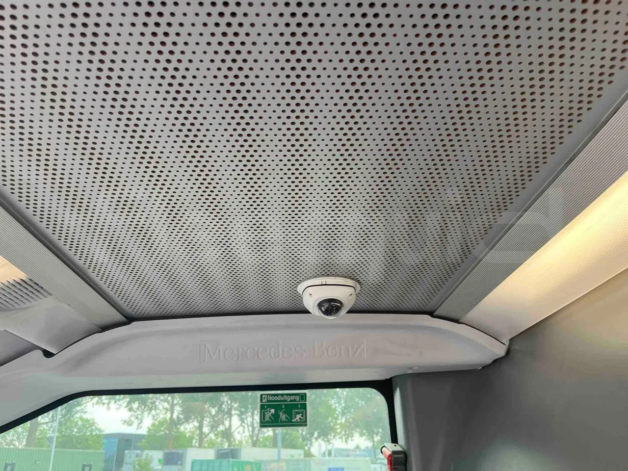 Mercedes-Benz Citaro - roof hatch 3