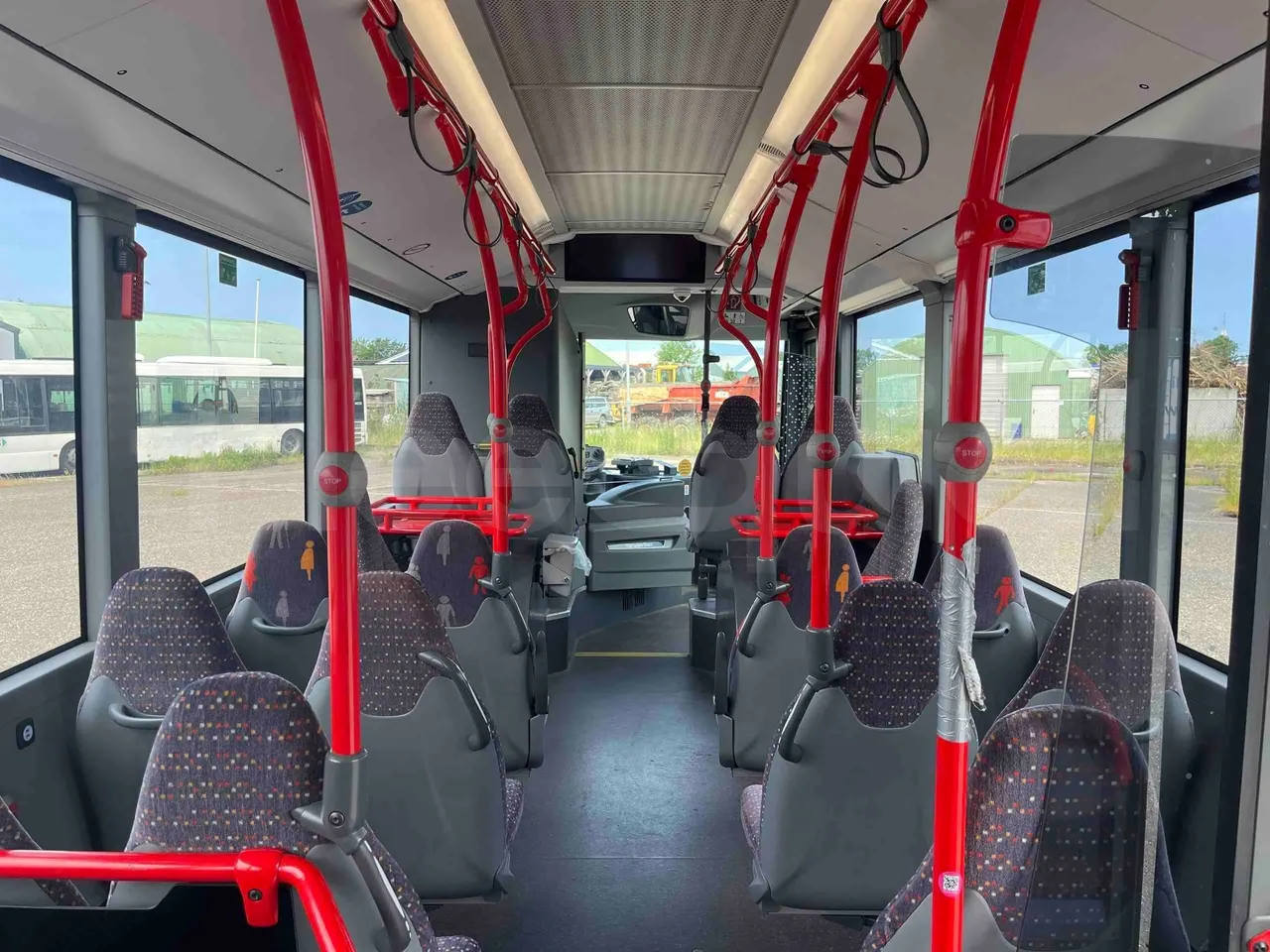 Mercedes-Benz Citaro - forward view middle aisle