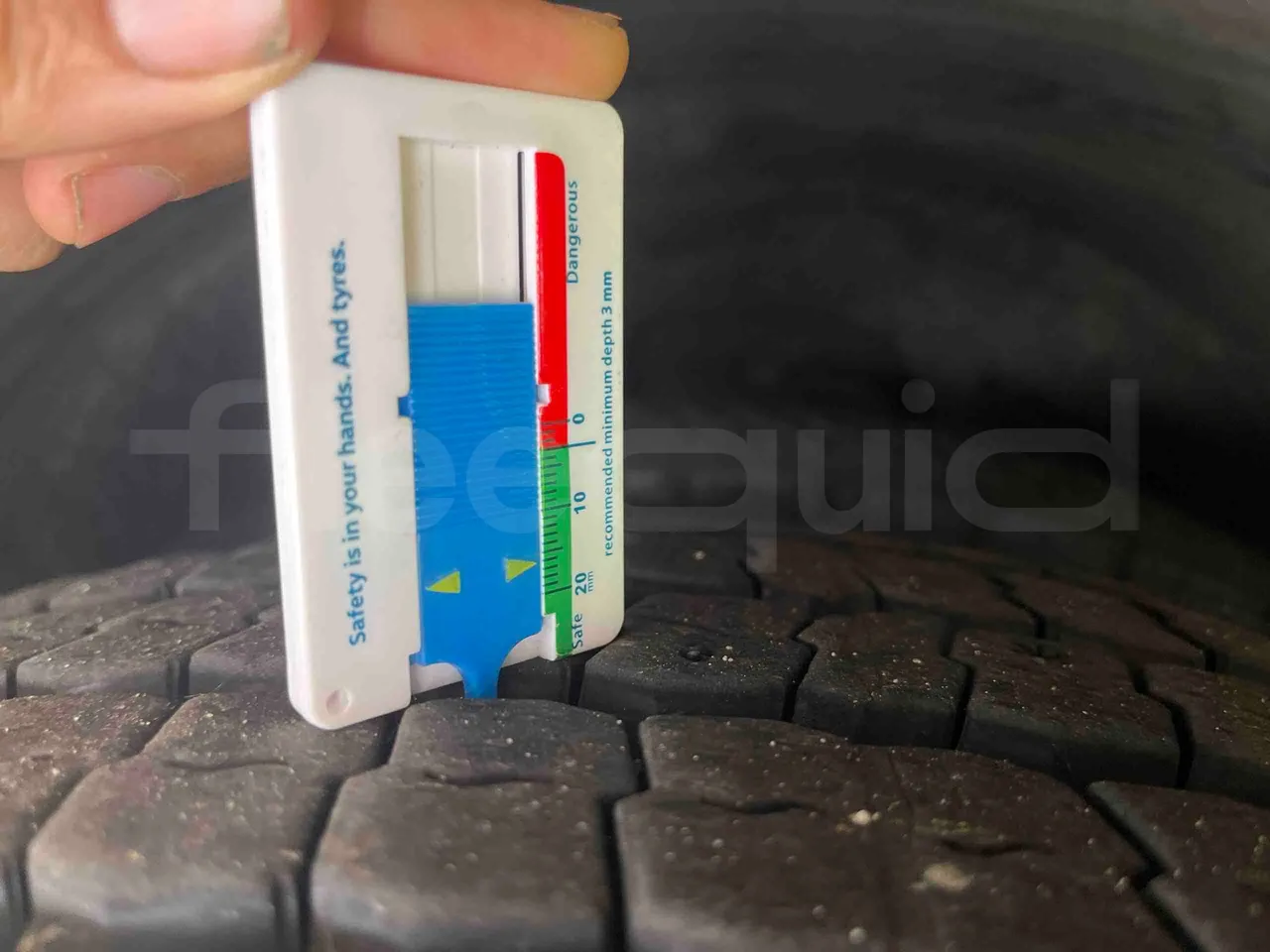 Mercedes-Benz Citaro - tread condition front tires right