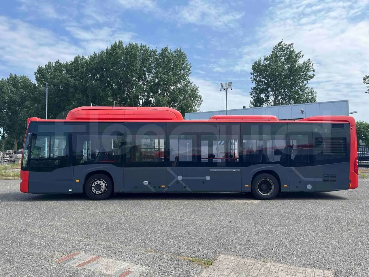 Mercedes-Benz Citaro - left side photo