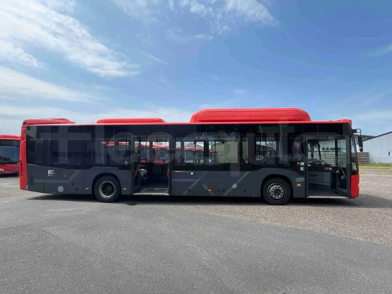 Mercedes-Benz Citaro - right side doors open