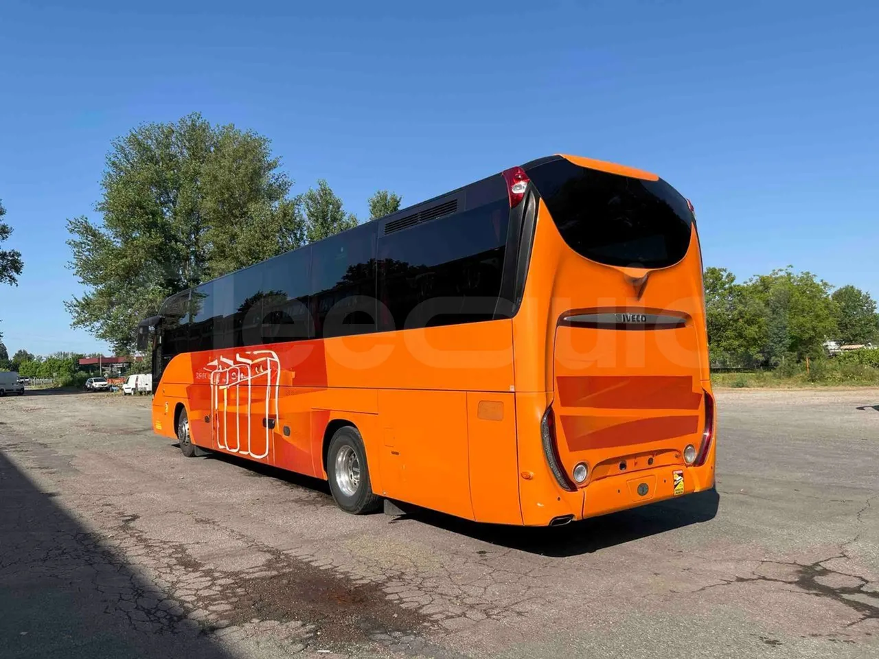 Iveco Magelys - 3/4 Rear Left Side