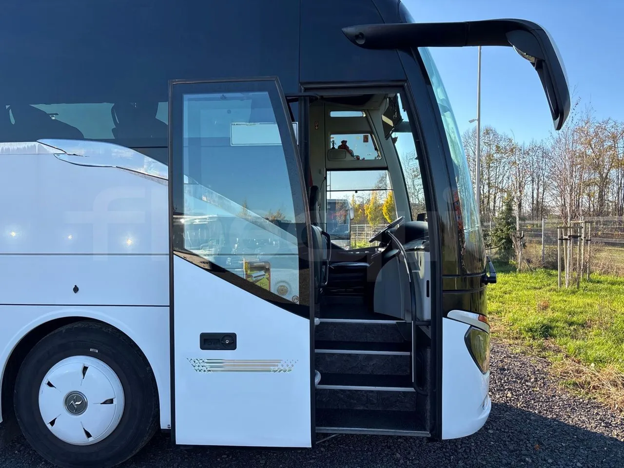 Setra S517 HD 41003 - EURO6 - 350kw - 14.165m - front door 1 open