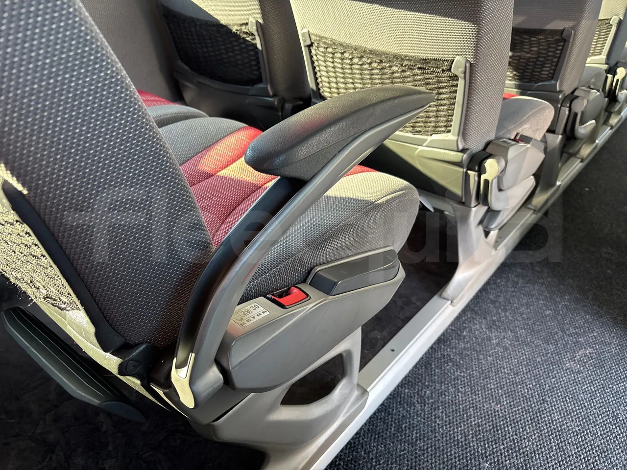 Setra S517 HD 41003 - EURO6 - 350kw - 14.165m - armrest detail photo