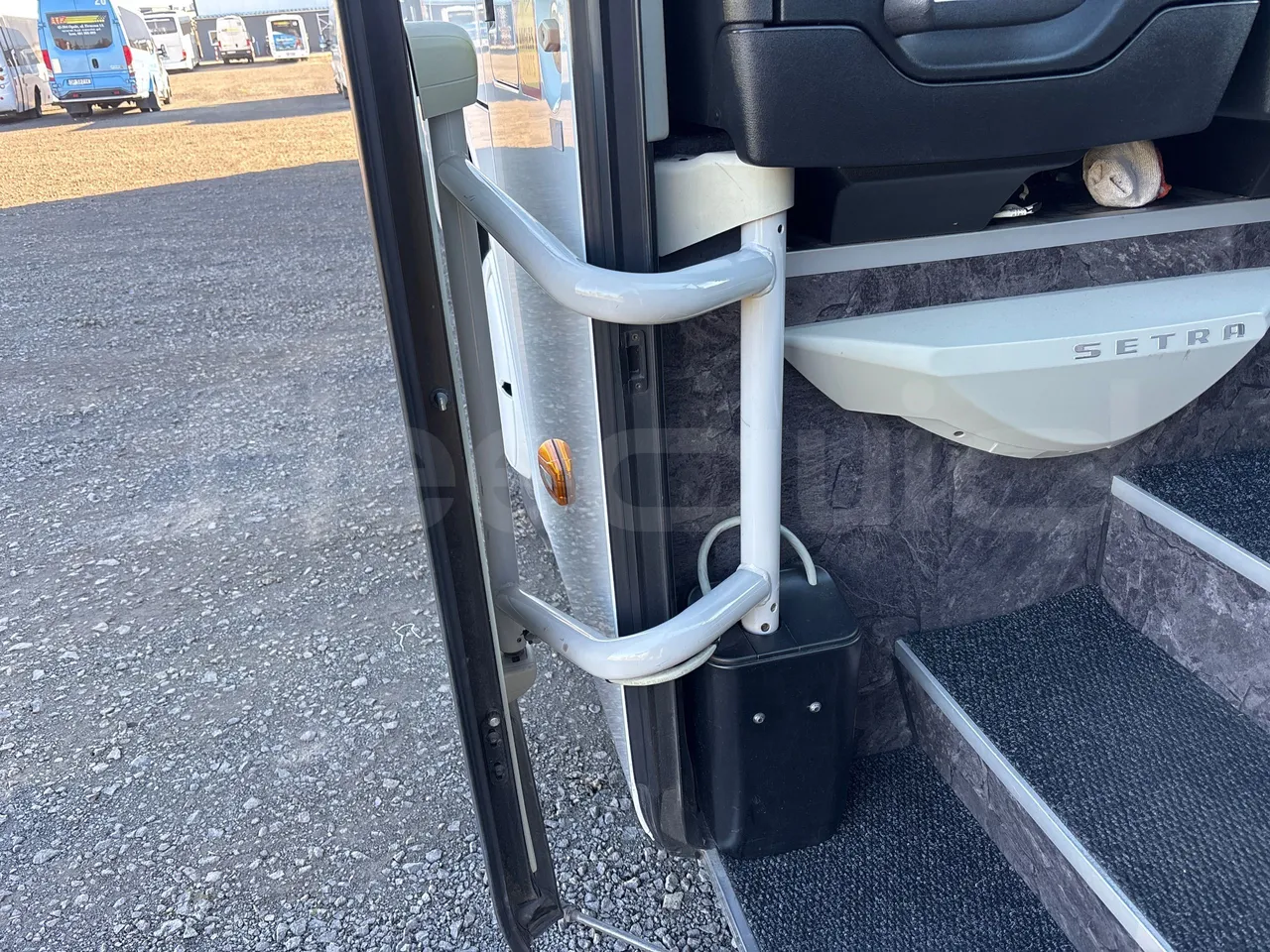 Setra S517 HD 41003 - EURO6 - 350kw - 14.165m - door mechanism photo