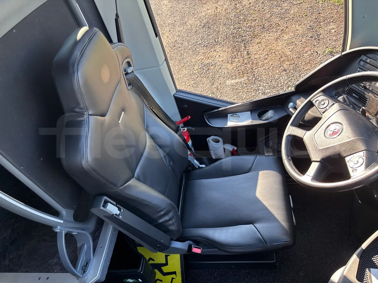 Setra S517 HD 41003 - EURO6 - 350kw - 14.165m - driver's seat photo