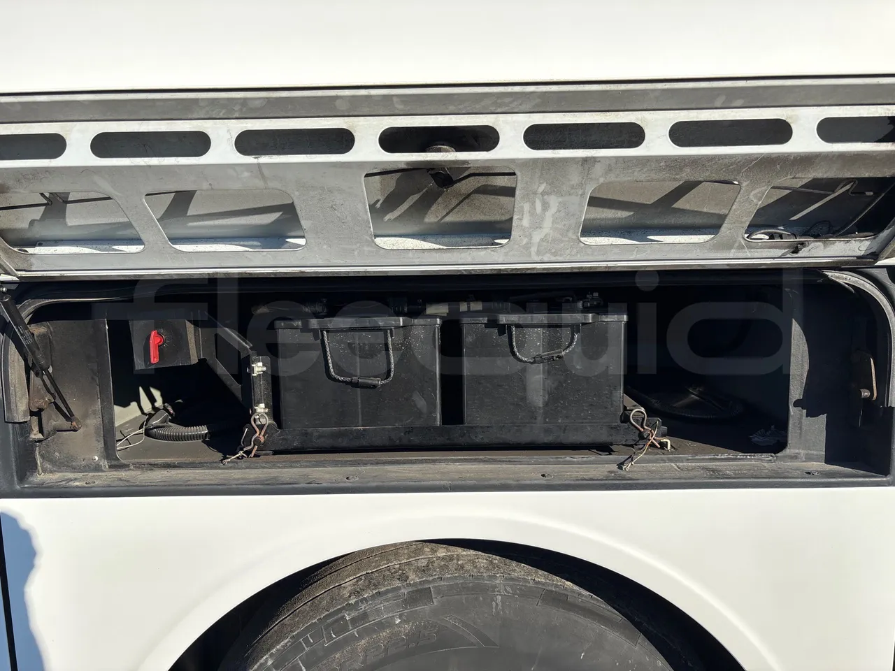 Setra S517 HD 41003 - EURO6 - 350kw - 14.165m - external compartments photo