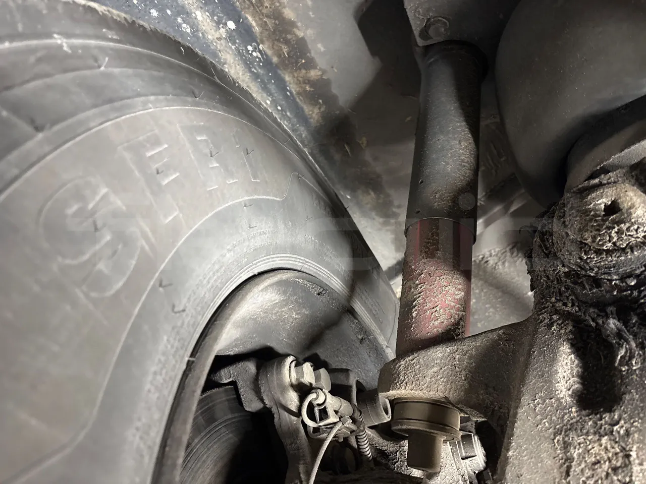 Setra S517 HD 41003 - EURO6 - 350kw - 14.165m - front shock absorbers left