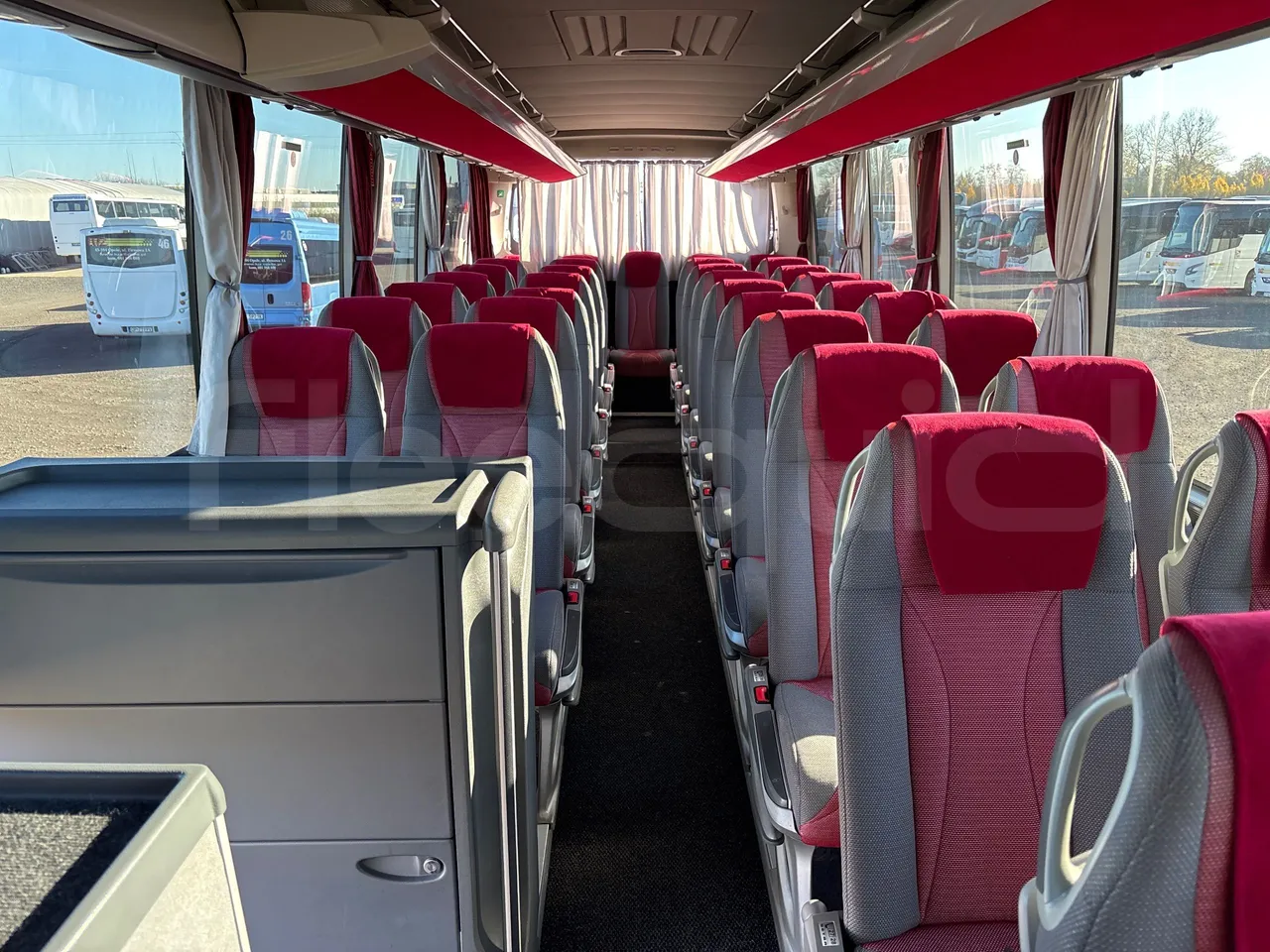 Setra S517 HD 41003 - EURO6 - 350kw - 14.165m - reverse view middle aisle