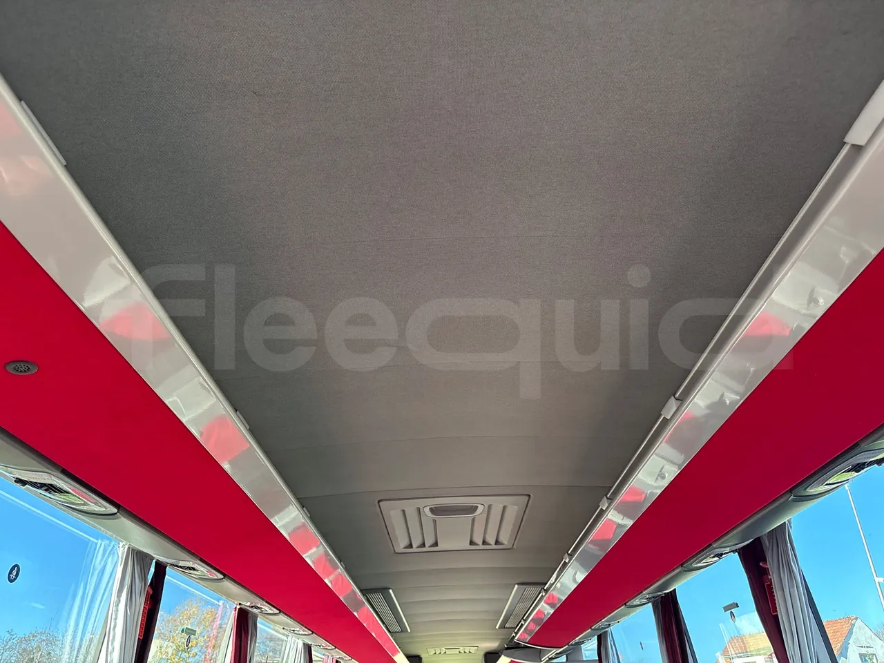 Setra S517 HD 41003 - EURO6 - 350kw - 14.165m - overhead compartments photo