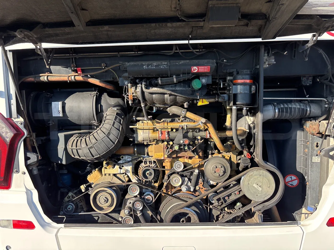 Setra S517 HD 41003 - EURO6 - 350kw - 14.165m - rear hatch open