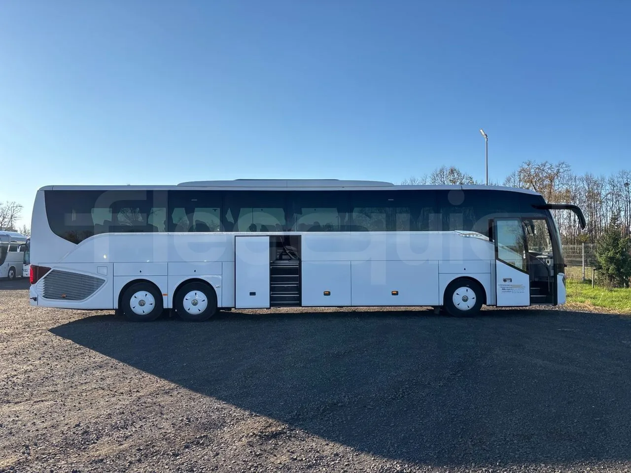 Setra S517 HD 41003 - EURO6 - 350kw - 14.165m - right side doors open