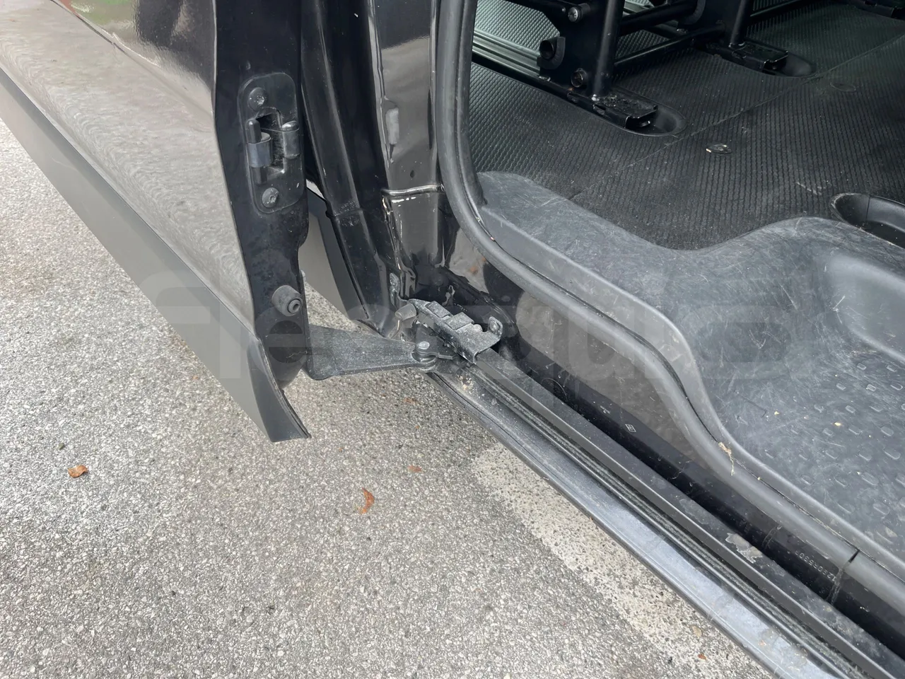 Opel Vivaro - B X83 - EUR6 - 92kW - 5.399m - door mechanism photo
