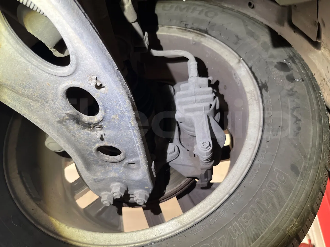 Opel Vivaro - B X83 - EUR6 - 92kW - 5.399m - front brake calipers left