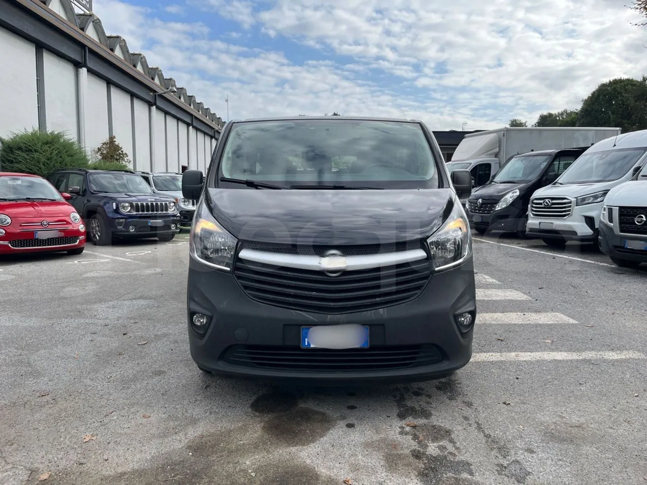 Opel Vivaro - B X83 - EUR6 - 92kW - 5.399m - front photo