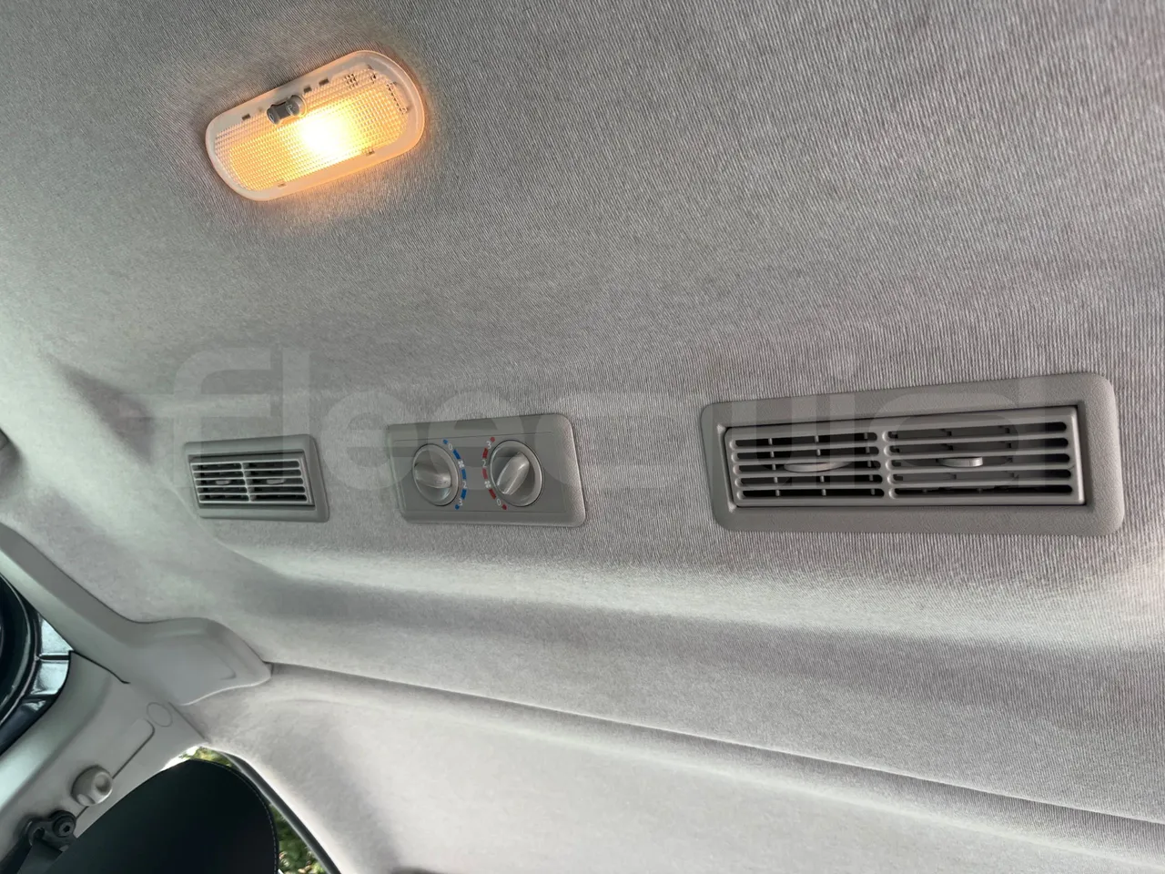 Opel Vivaro - B X83 - EUR6 - 92kW - 5.399m - roof hatch 1