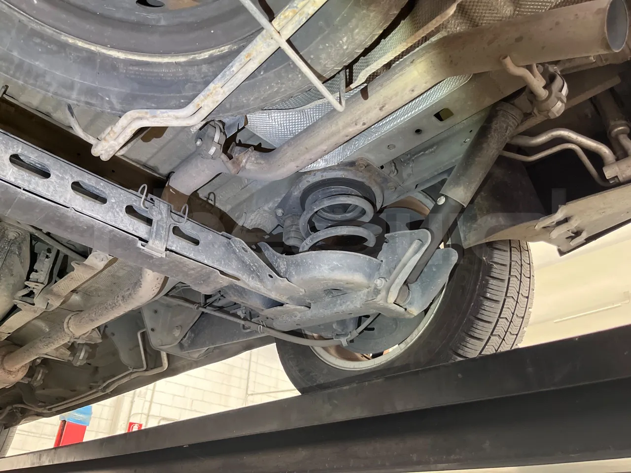 Opel Vivaro - B X83 - EUR6 - 92kW - 5.399m - axle 3 right side