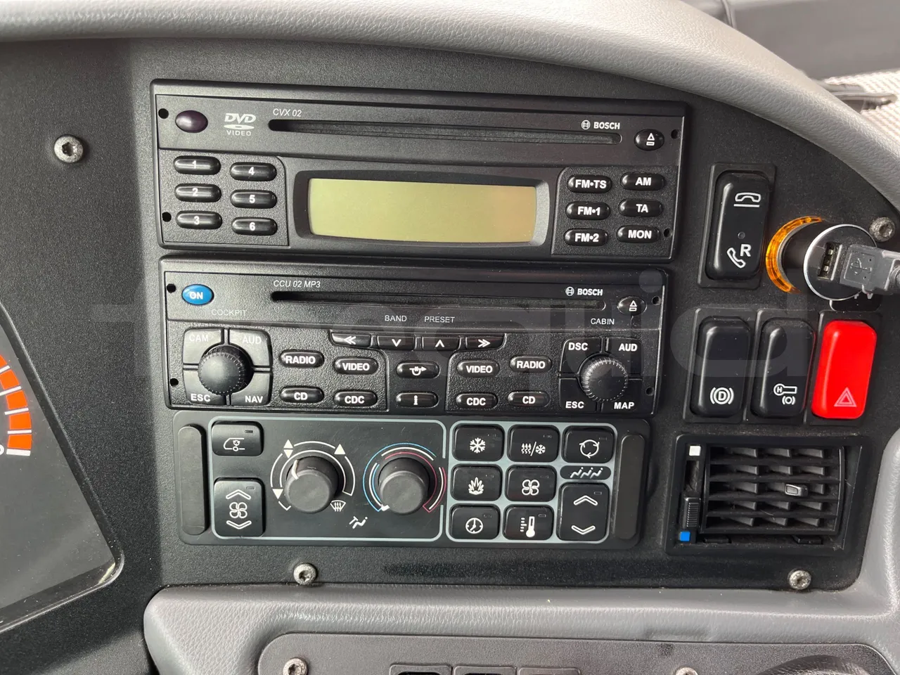 Mercedes-Benz Tourismo RHD - Euro5 - 300kW -  12.140mt - radio accessories photo