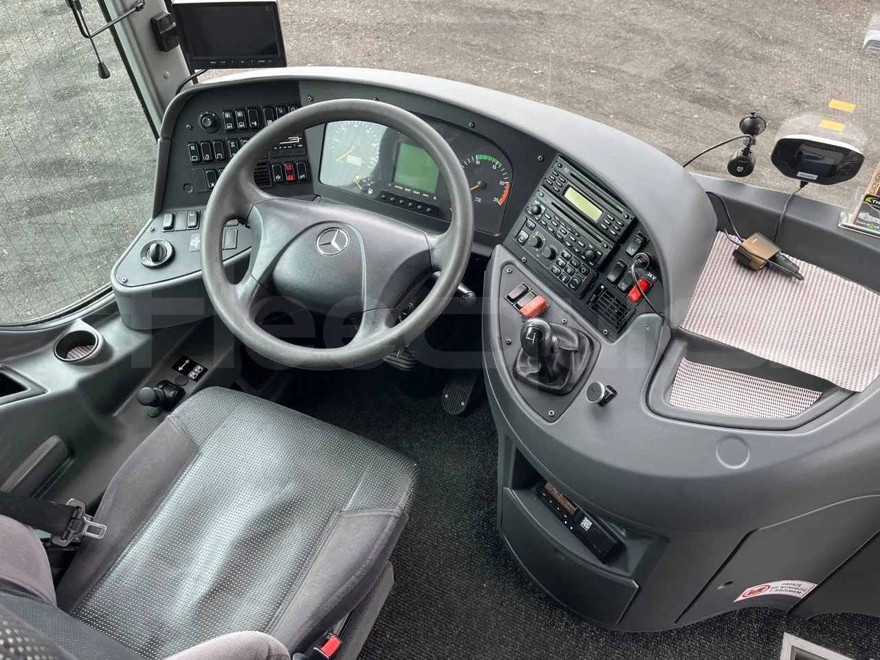 Mercedes-Benz Tourismo RHD - Euro5 - 300kW -  12.140mt - buttons panels on