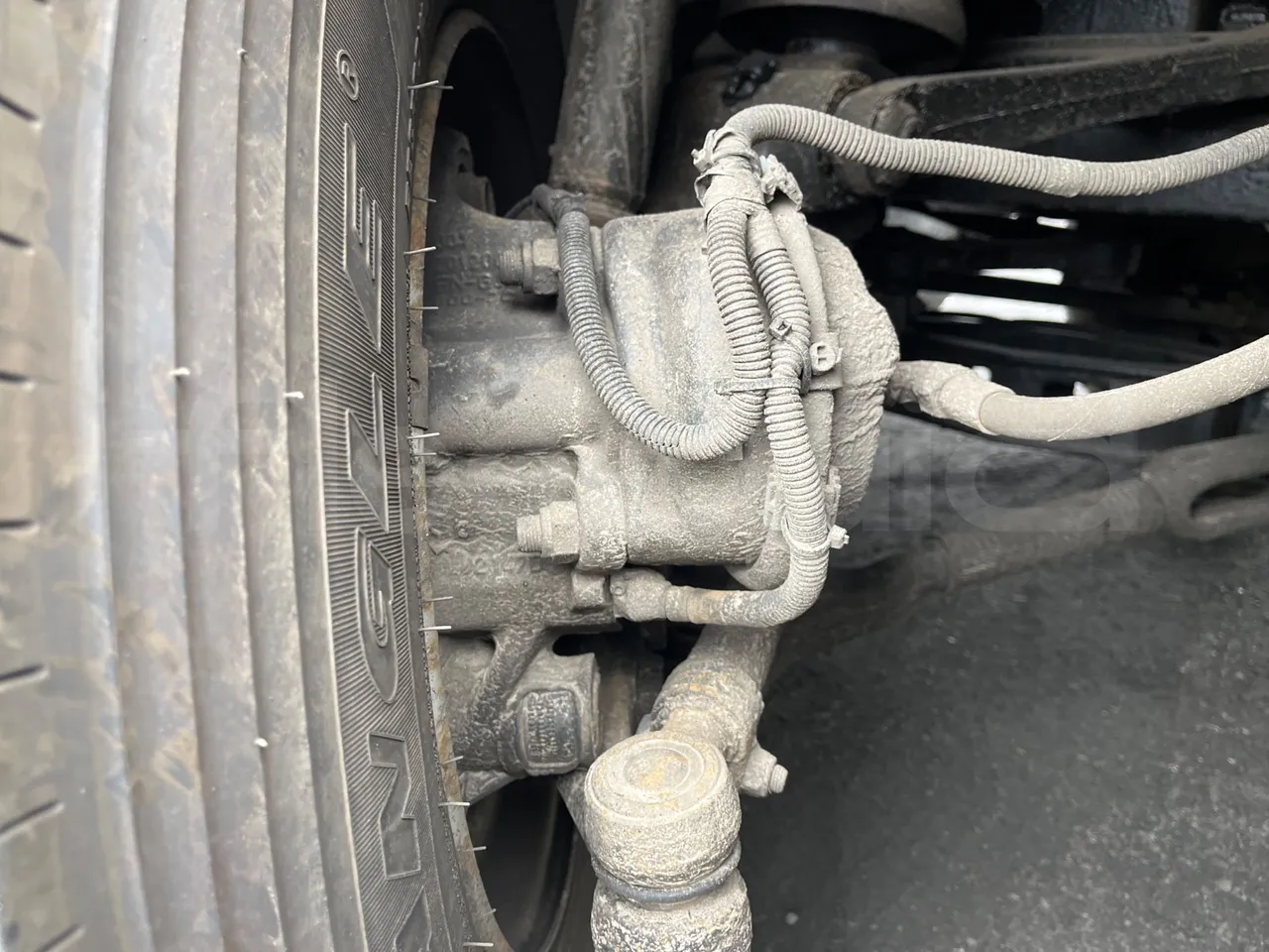 Mercedes-Benz Tourismo RHD - Euro5 - 300kW -  12.140mt - front brake calipers right