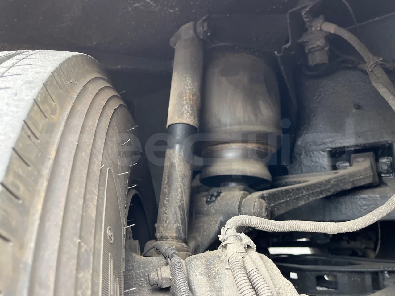 Mercedes-Benz Tourismo RHD - Euro5 - 300kW -  12.140mt - front shock absorbers right