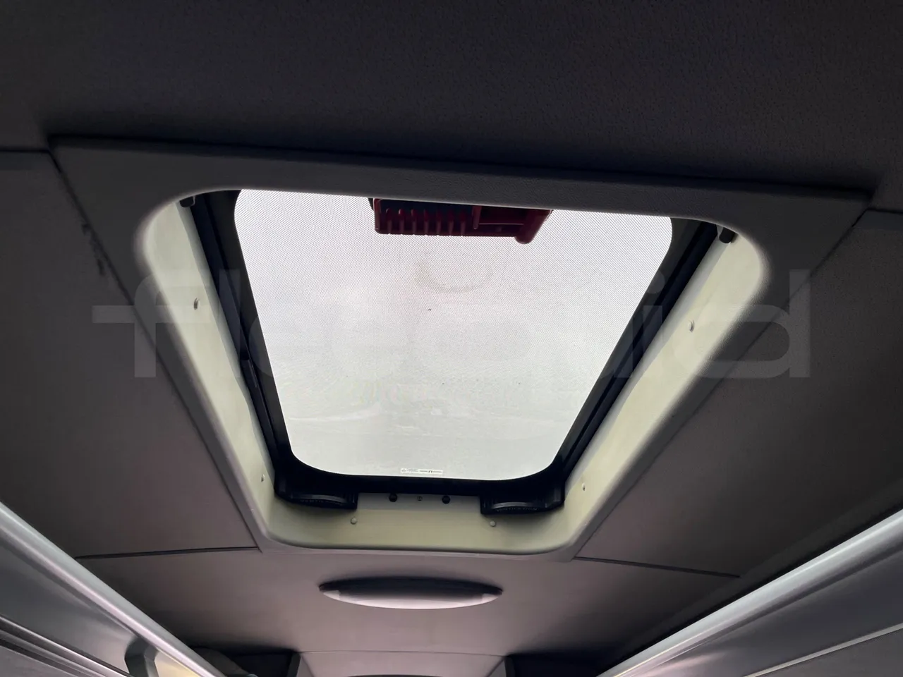 Mercedes-Benz Tourismo RHD - Euro5 - 300kW -  12.140mt - roof hatch 1