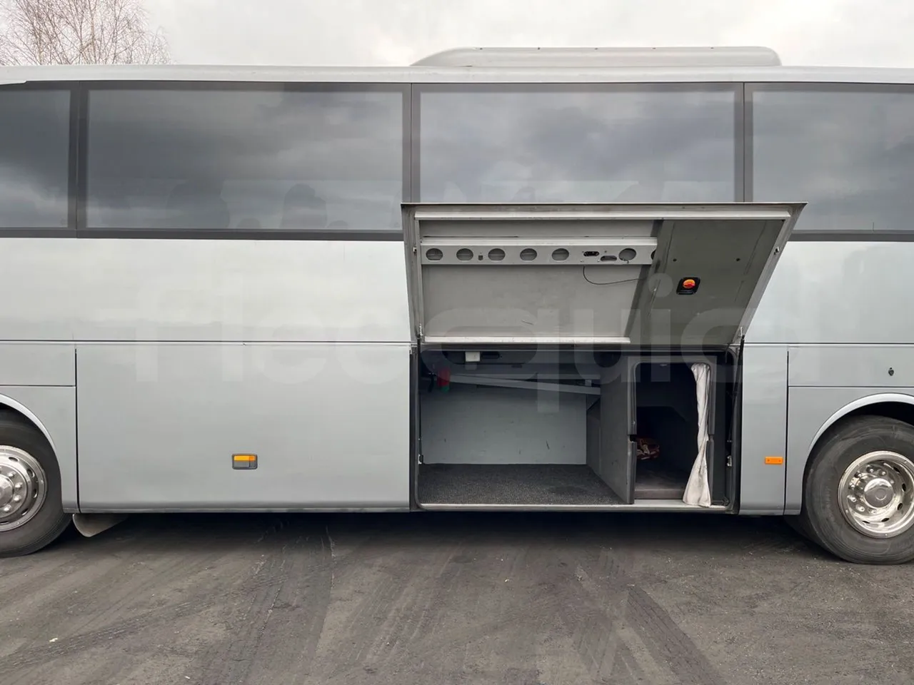 Mercedes-Benz Tourismo RHD - Euro5 - 300kW -  12.140mt - luggage rack photo