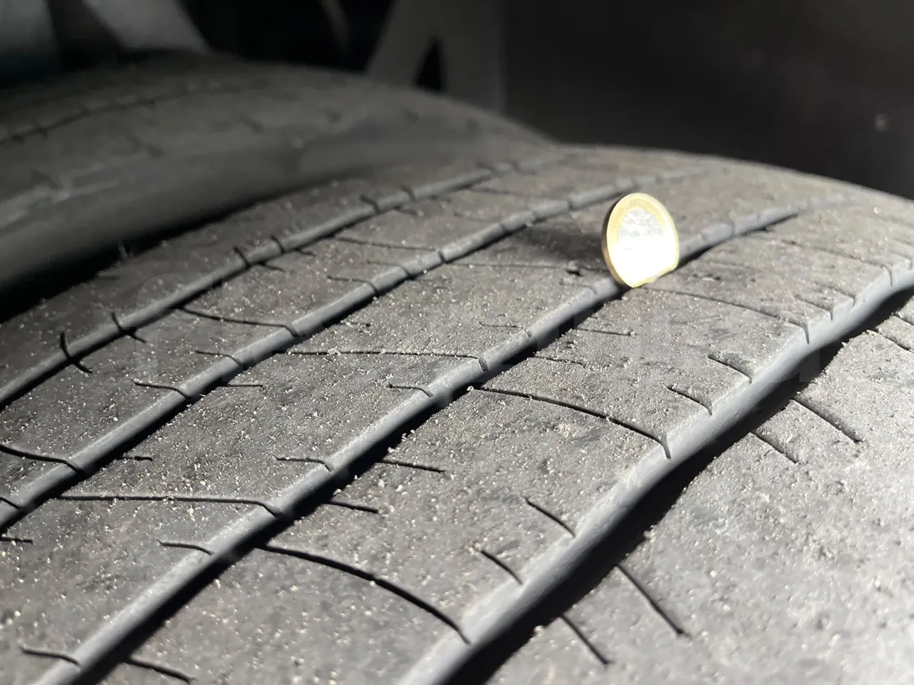 Mercedes-Benz Tourismo RHD - Euro5 - 300kW -  12.140mt - tread condition second axle tires left