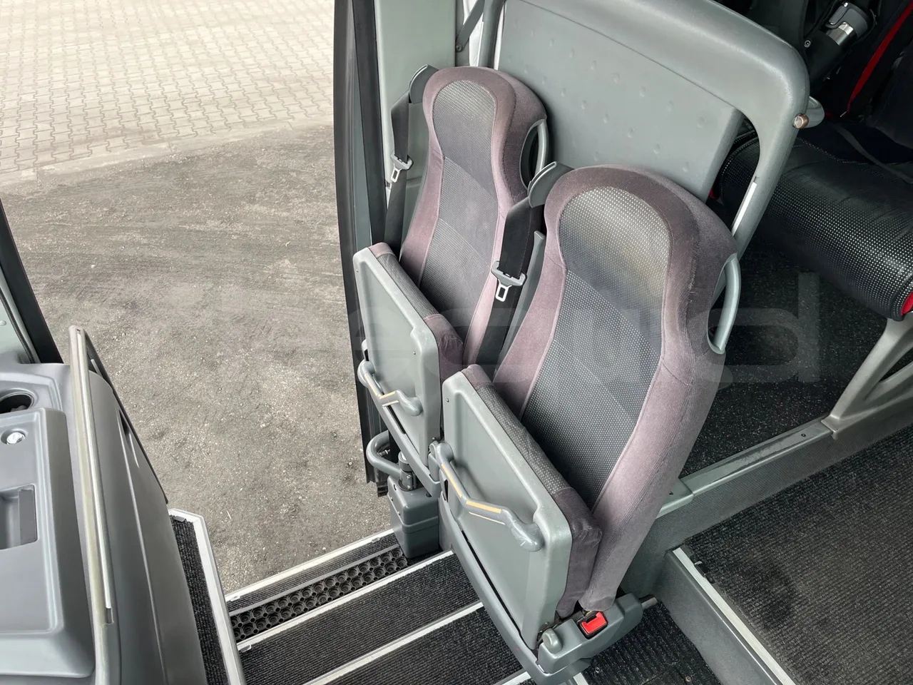 Mercedes-Benz Tourismo RHD - Euro5 - 300kW -  12.140mt - hostess seat photo