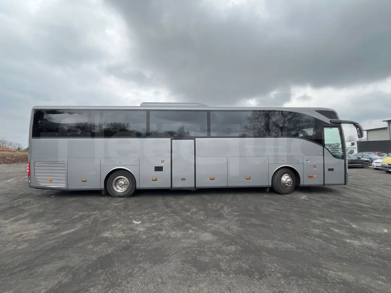Mercedes-Benz Tourismo RHD - Euro5 - 300kW -  12.140mt - right side doors closed