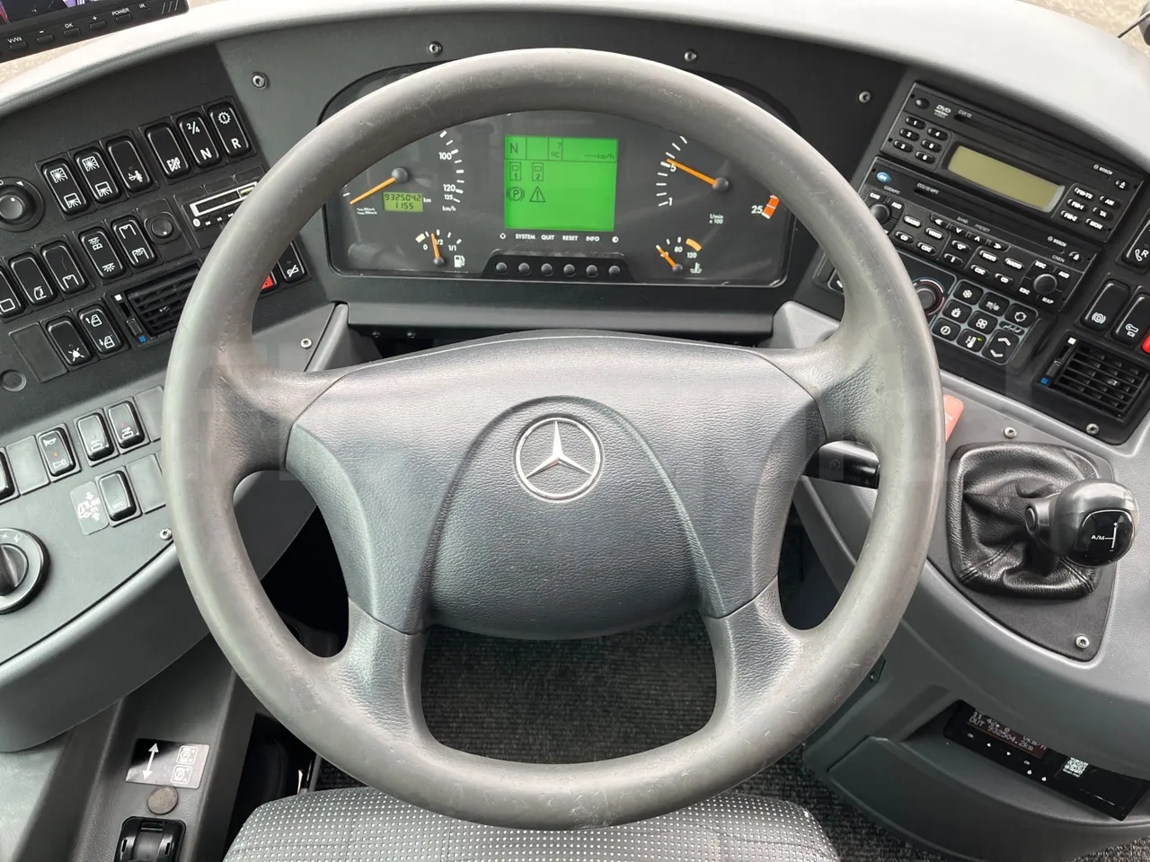 Mercedes-Benz Tourismo RHD - Euro5 - 300kW -  12.140mt - steering wheel photo