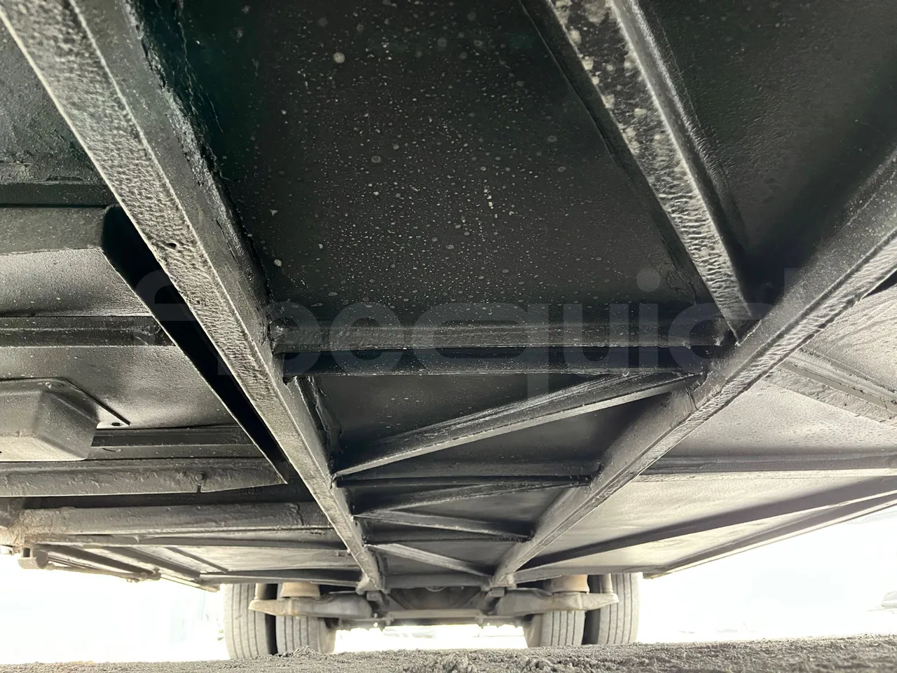 Mercedes-Benz Tourismo RHD - Euro5 - 300kW -  12.140mt - central undercarriage photo