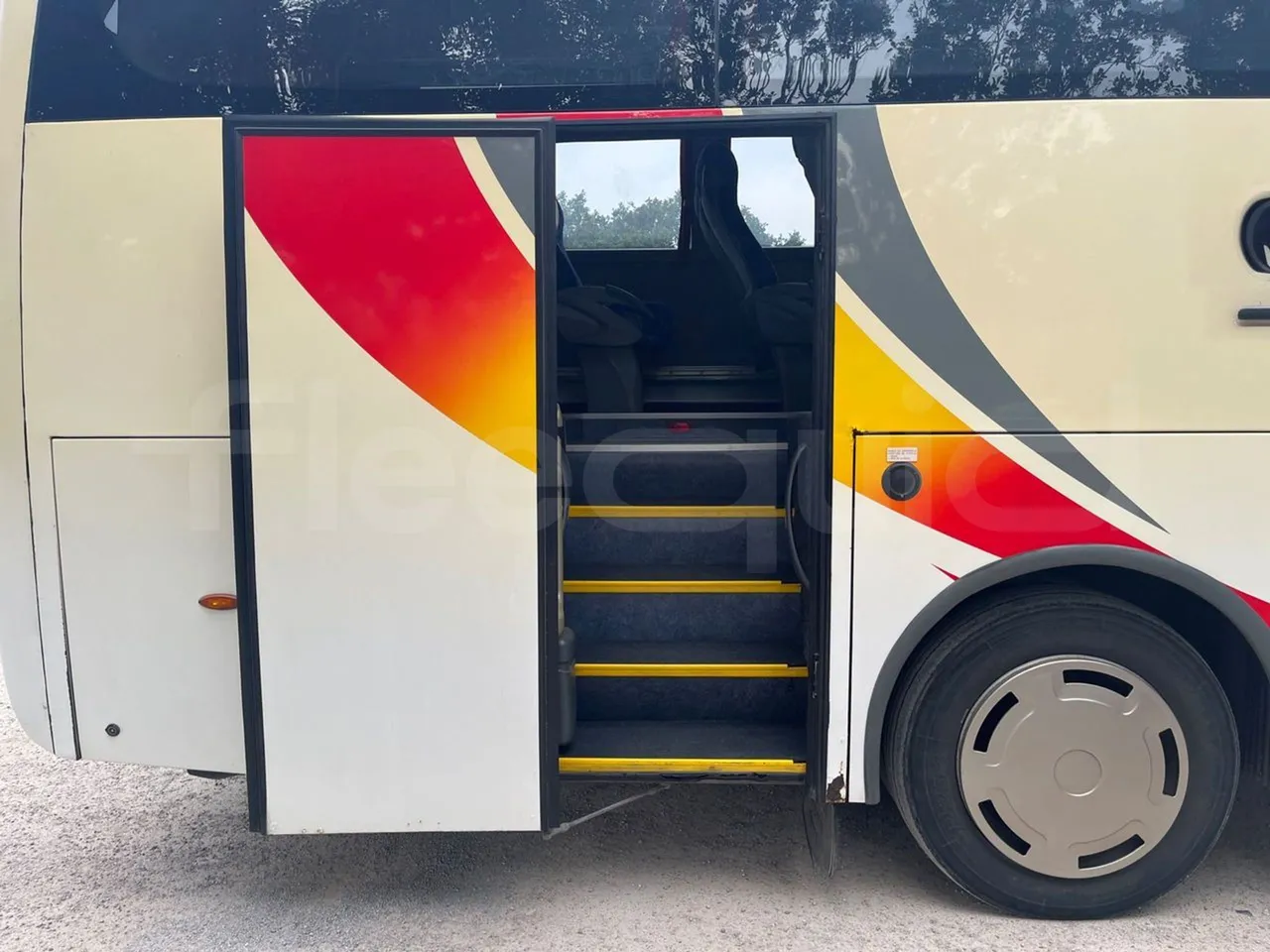 Irisbus Andecar VII 5 395EF4A - Euro4 -  220kW -10.200mt - front door 2 open