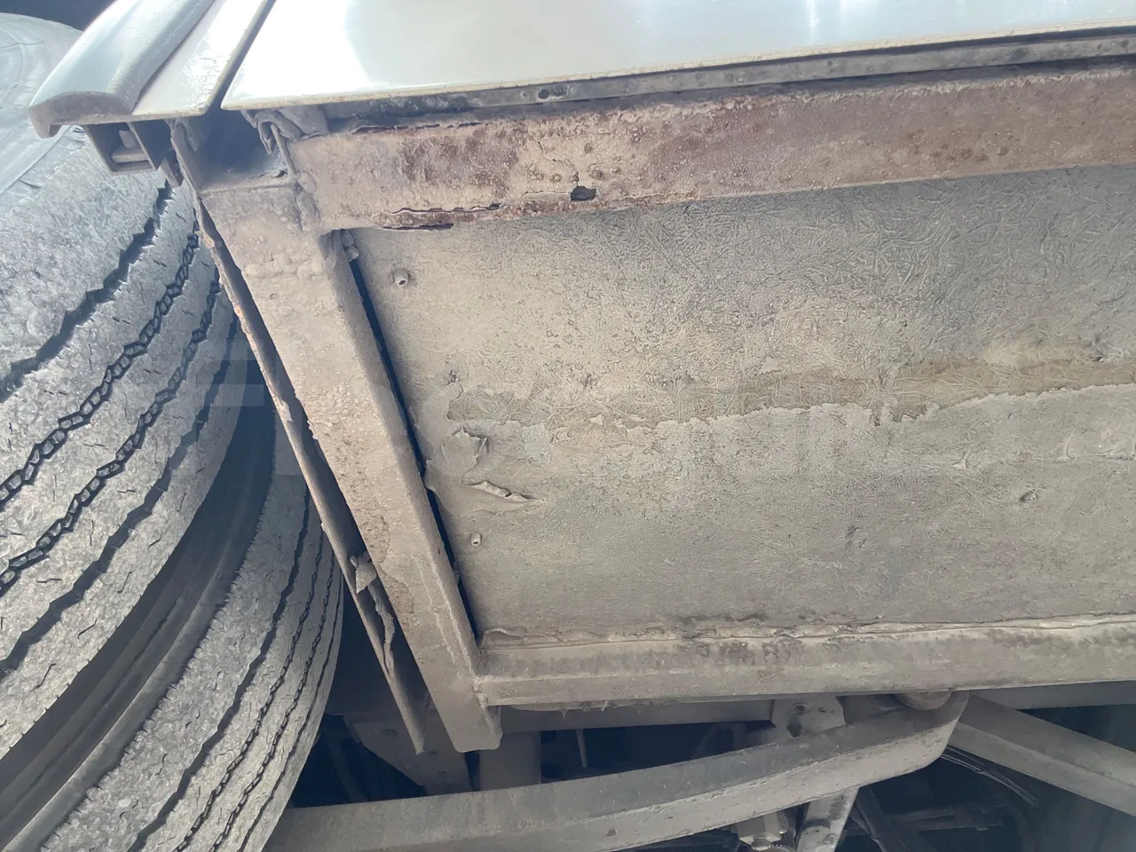 Irisbus Andecar VII 5 395EF4A - Euro4 -  220kW -10.200mt - axel 3 caliper brakes right