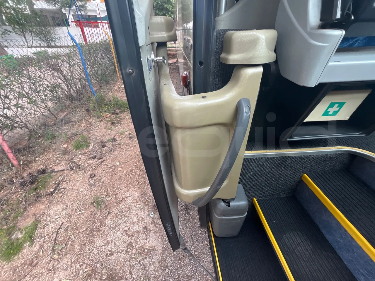 Irisbus Andecar VII 5 395EF4A - Euro4 -  220kW -10.200mt - door mechanism photo