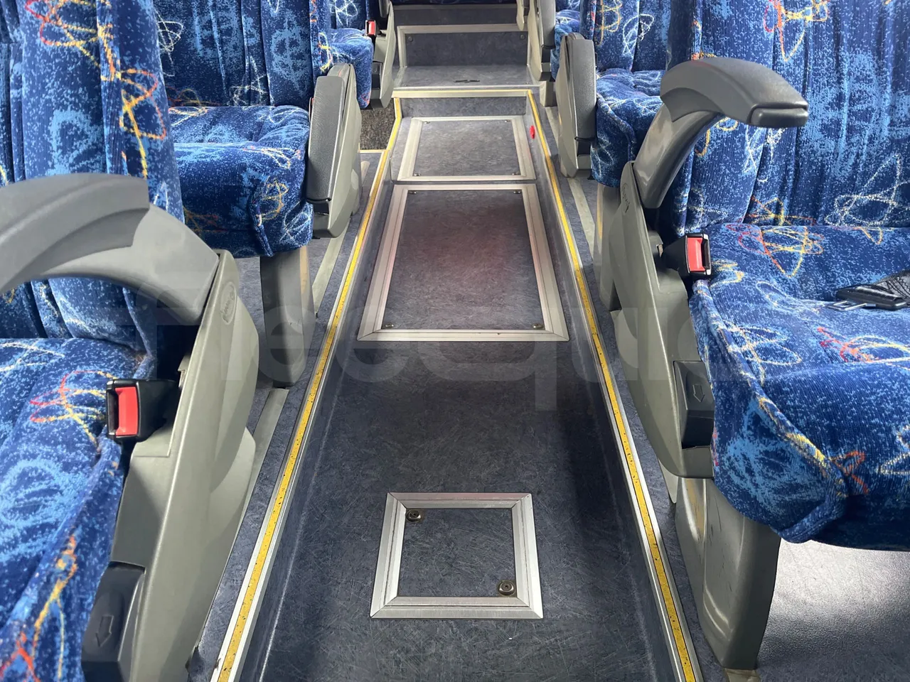 Irisbus Andecar VII 5 395EF4A - Euro4 -  220kW -10.200mt - floor hatches photo