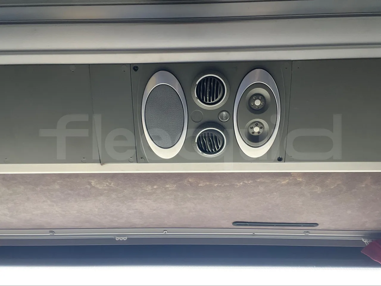 Irisbus Andecar VII 5 395EF4A - Euro4 -  220kW -10.200mt - roof hatch 2