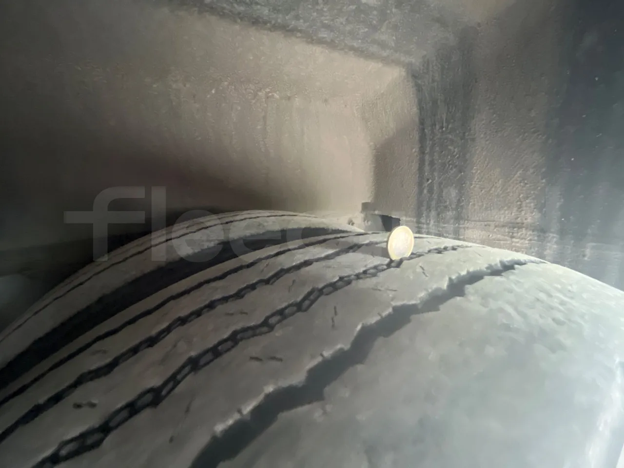 Irisbus Andecar VII 5 395EF4A - Euro4 -  220kW -10.200mt - tread condition second axle tires right