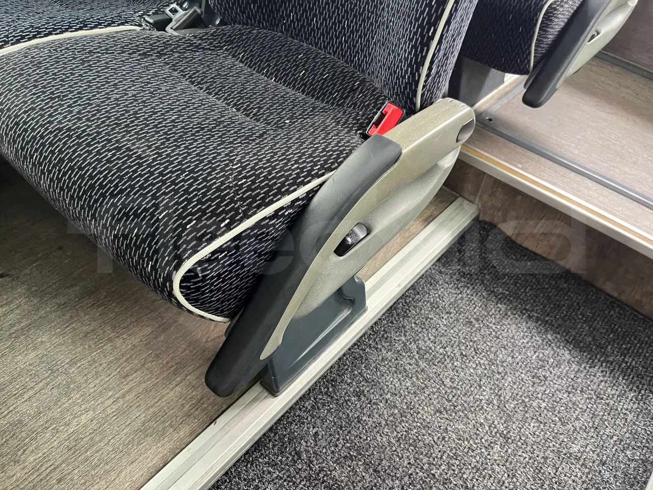 Scania Touring HD - Armrest