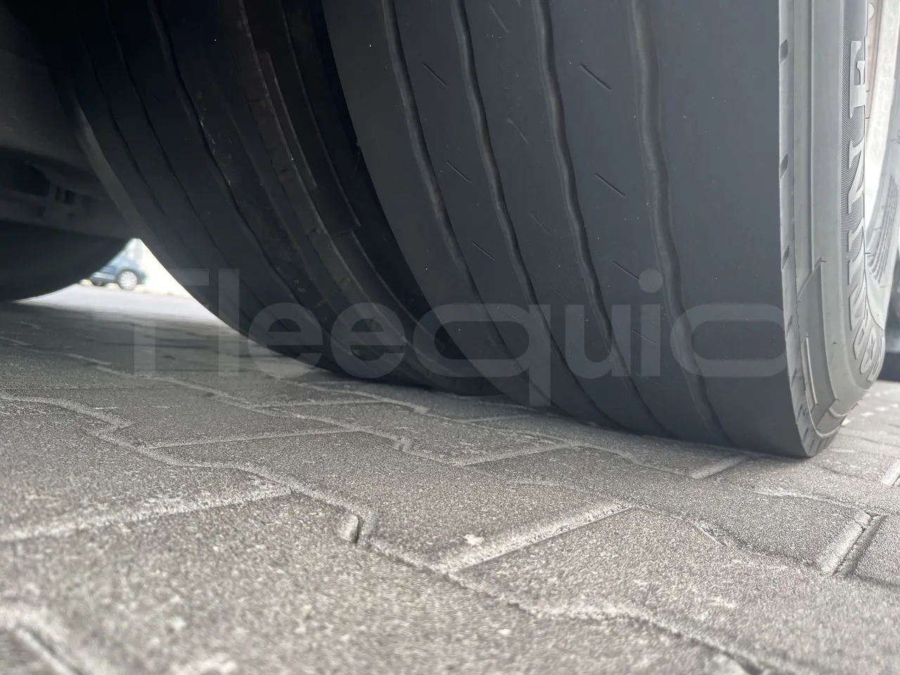 Scania Touring HD - Second Axle Right Side: Tyre Tread