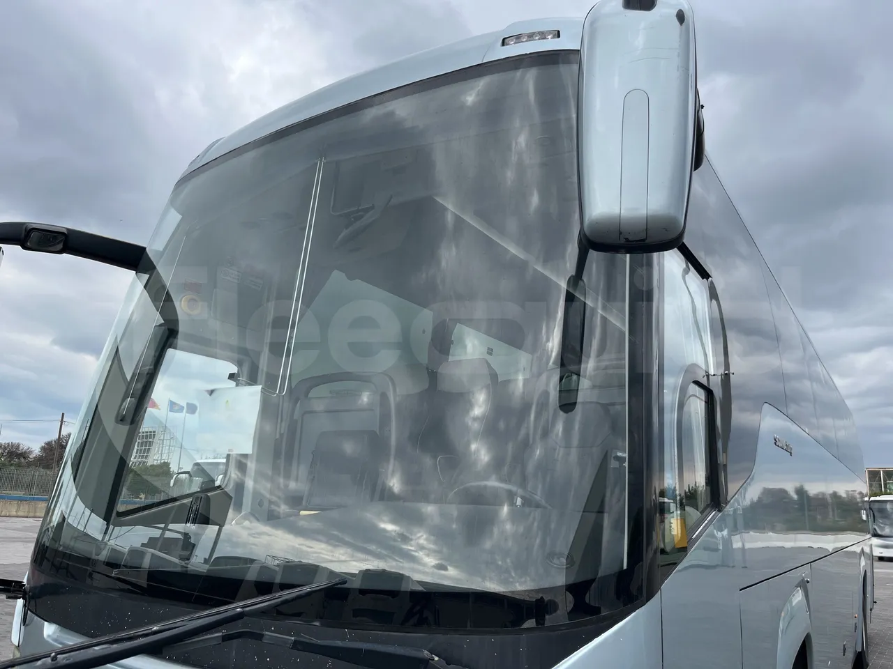 Scania Touring HD - Windscreen From Left Side