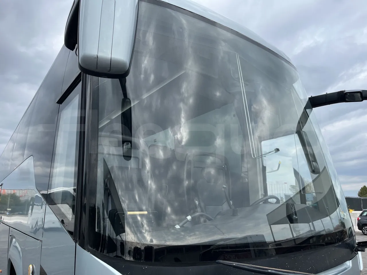Scania Touring HD - Windscreen From Right Side