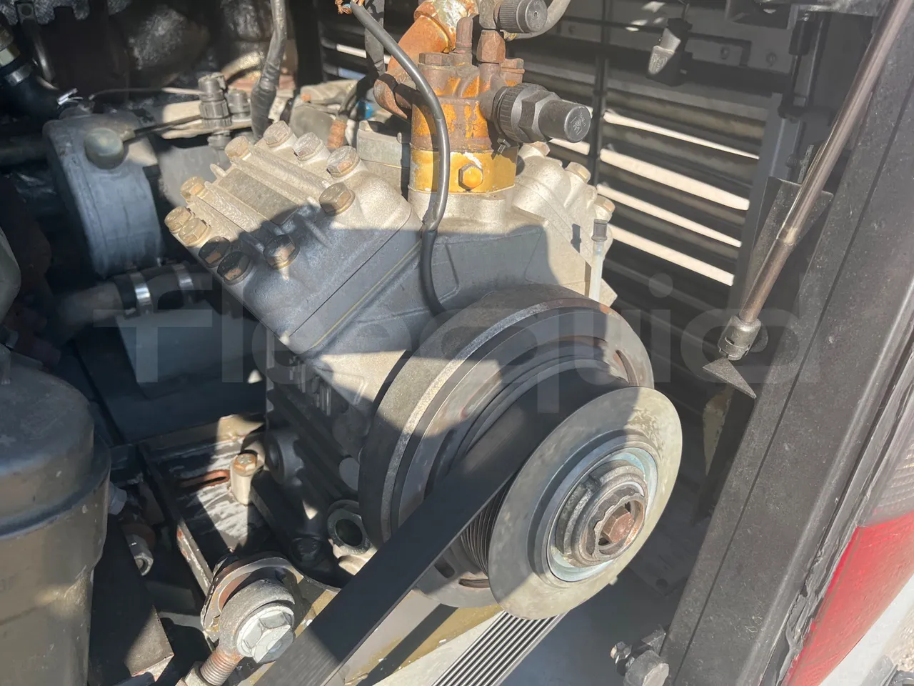 Setra S416 - air conditioning compressor