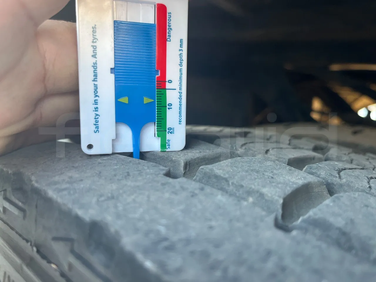 Setra S416 - tread condition front tires left