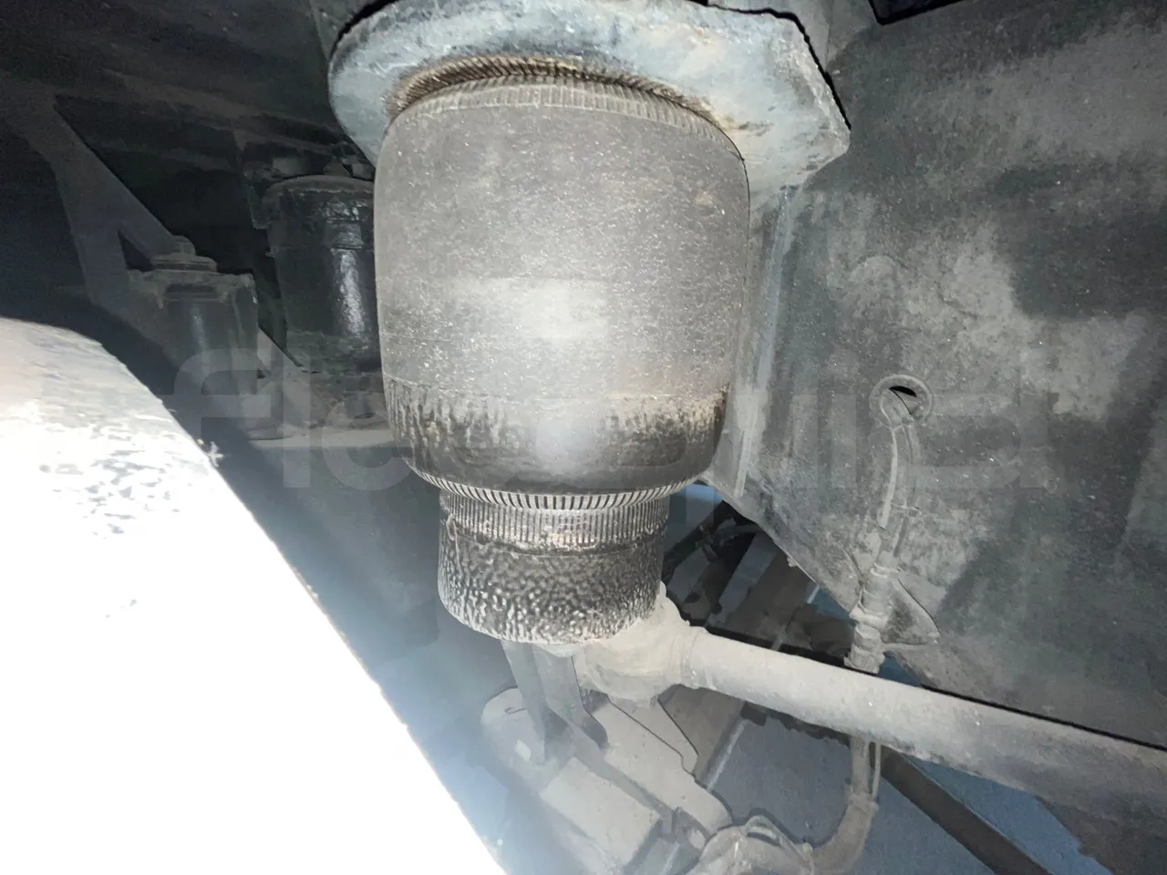 Setra S416 - axel 3 shock absorbers 2 left