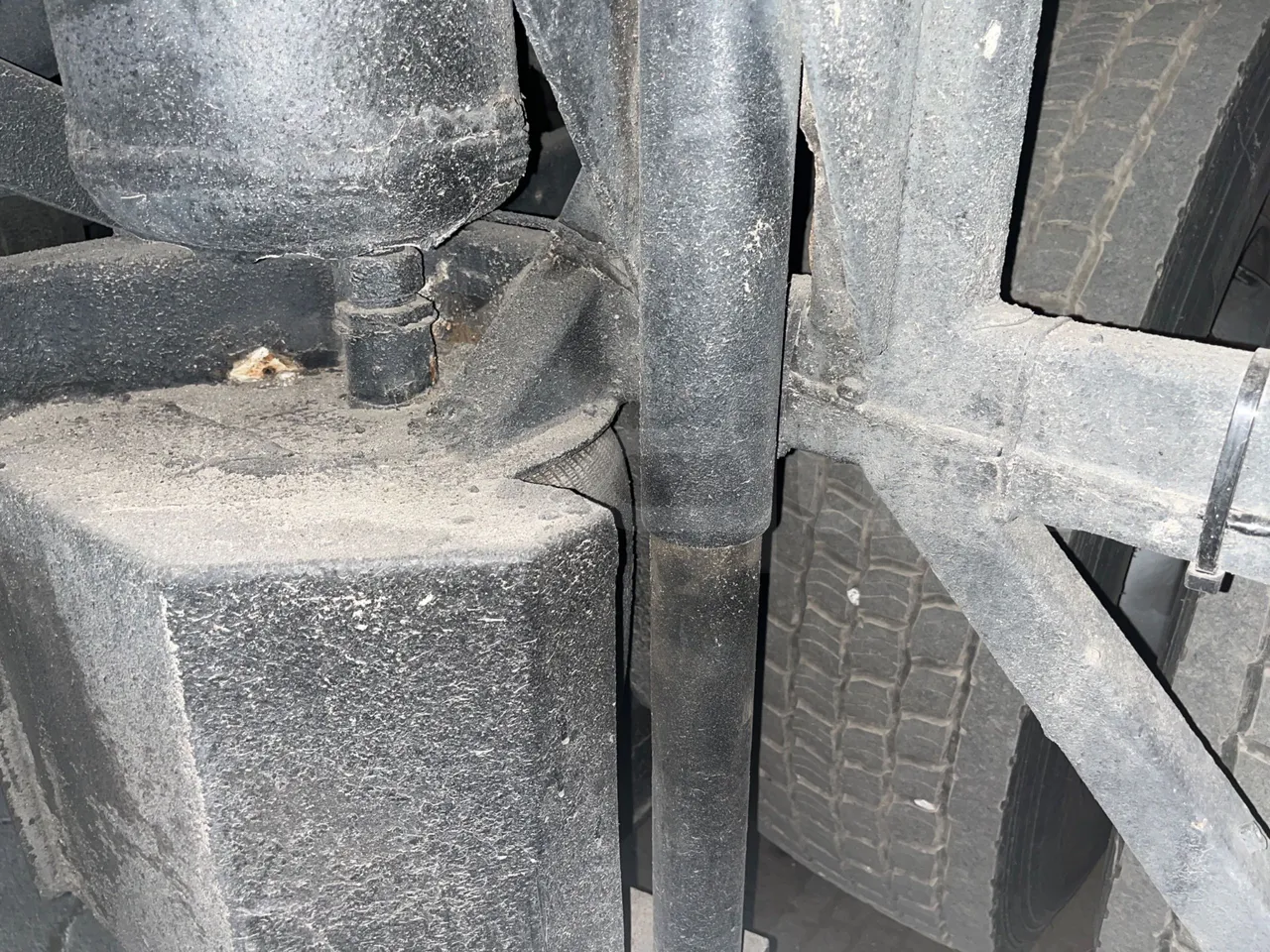 Setra S416 - axel 3 shock absorbers 2 right