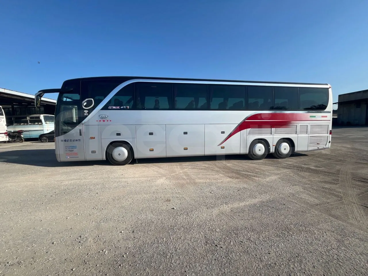 Setra S416 - left side photo