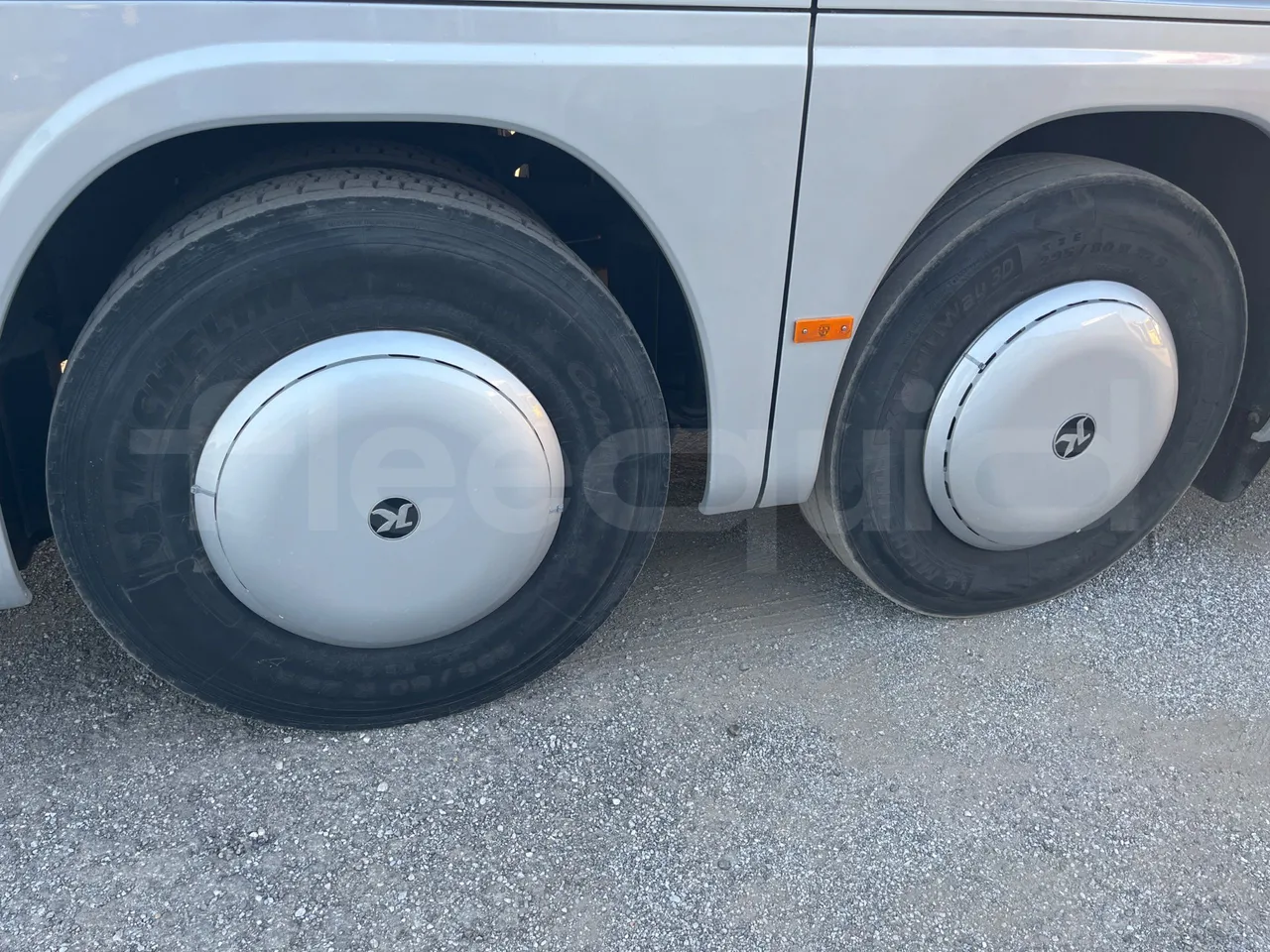 Setra S416 - rear left tire photo