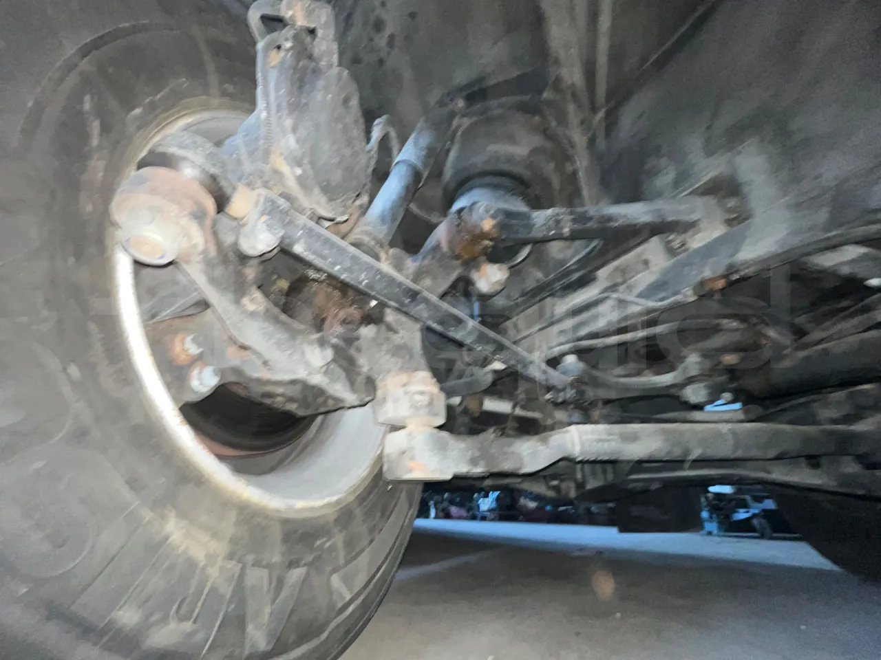 Setra S416 - front axle right side